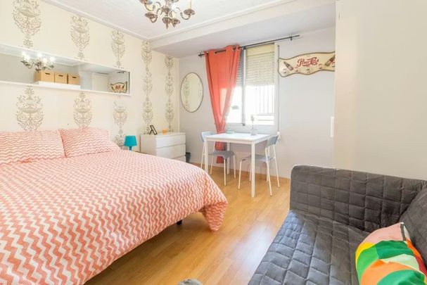 Calle Oriente, Valencia, Valencian Community 46006 - Photo 1