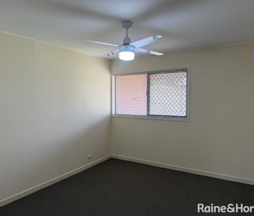 3 Bedroom Brick home with Single Garage - Photo 6