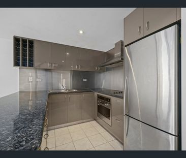 8/1 Creswells Row, Hobart, Tas 7000 - Photo 2