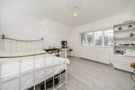 Monks Drive, London, W3 - Photo 3