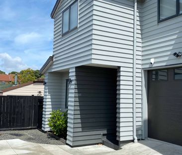 Howick, 3 Bedrooms - Photo 2