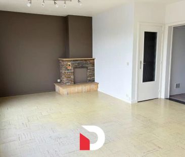 Lichtrijk gerenoveerd appartement, 3 slaapkamers en garagebox - Photo 3