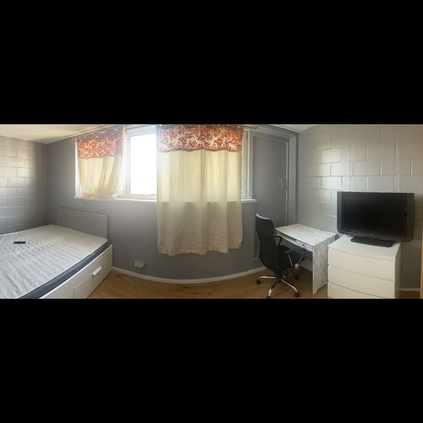 Room in a Shared Flat, Payne Street, SE8 - Photo 1