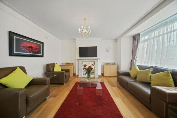 3 bedroom flat to rent - Photo 1