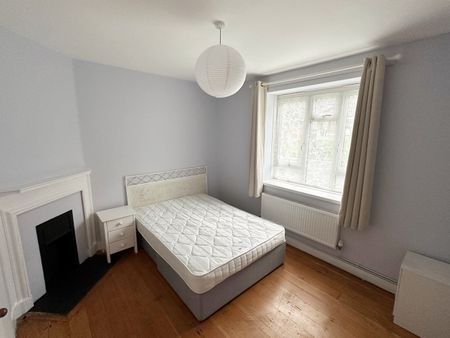 3 Bed Flat, Greenleaf Close, SW2 - Photo 4