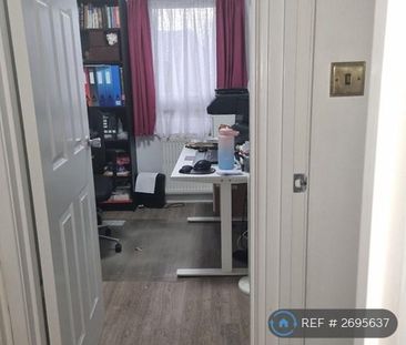 3 bedroom detached house to rent - Photo 3