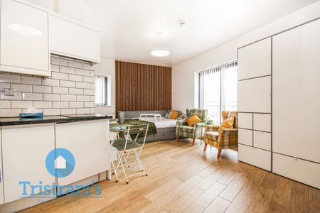 1 bed Apartment for Rent - Photo 2