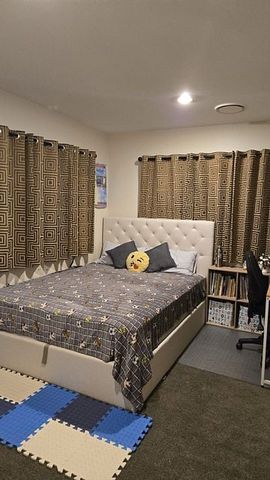 Spacious 5BR Family Haven in Takanini - Photo 4