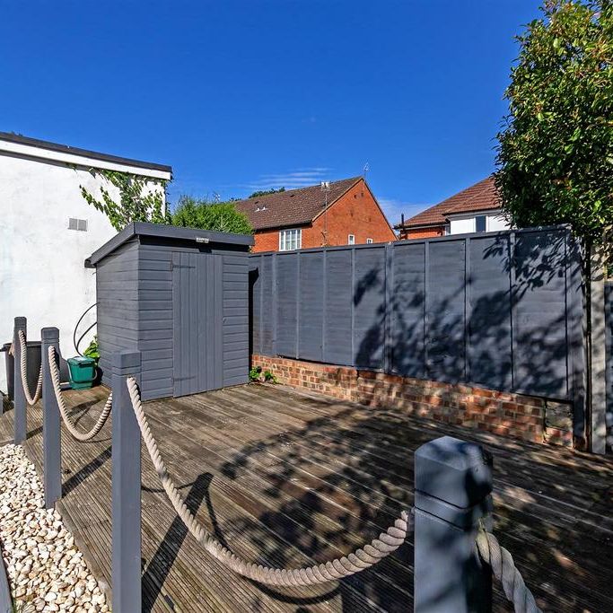 2 bedroom maisonette to rent - Photo 1