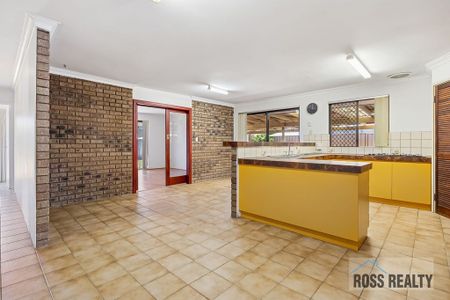 Spacious Family Home - Photo 3