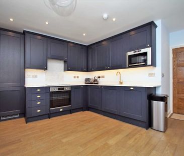 3 bed First Floor Flat for rent - Photo 1