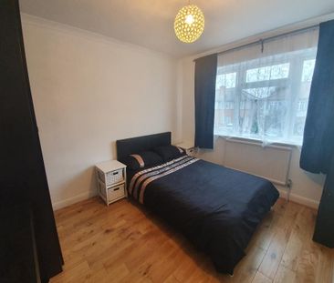 1 bedroom in a house share to rent - Photo 1