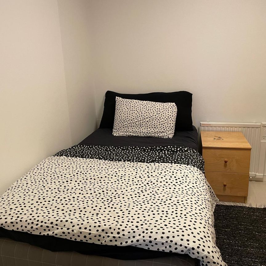 Laxholmsbacken, Skärholmen - Photo 1