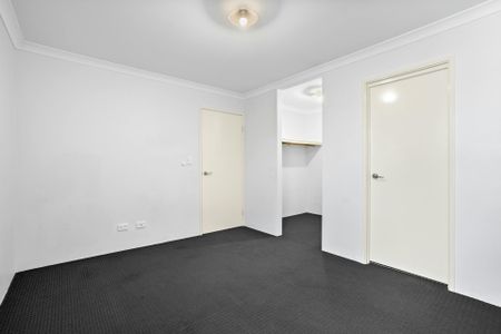 Modern 3 x 2 with Study and Lounge!! - Photo 2