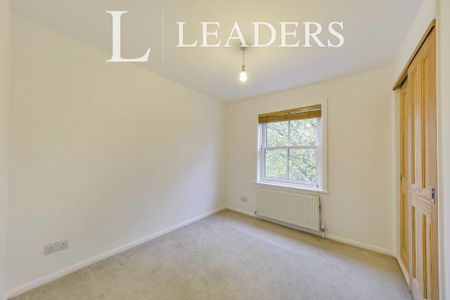 2 bedroom terraced house to rent - Photo 3