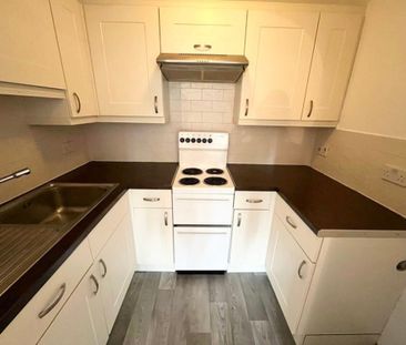 Wellington Road, Bournemouth, Dorset, BH8 - Photo 5