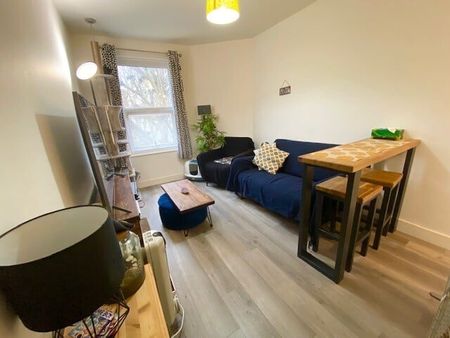 High Street, New Bradwell, MILTON KEYNES - Photo 2