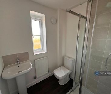 3 bedroom semi-detached house to rent - Photo 6