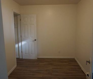 ***one bedroom and den pet friendly*** - Photo 3