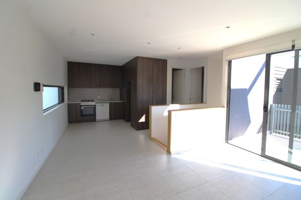 1/30 Type St, Richmond VIC 3121 - Townhouse For Rent | Domain - Photo 1