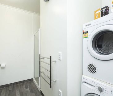 Location - Location - Photo 3