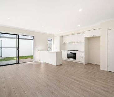 Newly built Modern & Stylish Townhouse in the Grand Central Estate ... - Photo 2