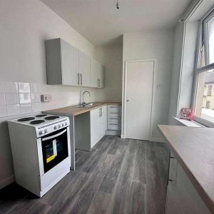 Clovelly Road, Bideford, EX39 - Photo 2