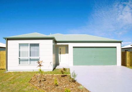 Modern, Easy Living - 30 Ellsworth Drive, Mount Louisa - Photo 4