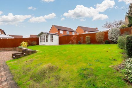 A 5 Bedroom House in Middle Croft, GL4 4RL - Photo 5