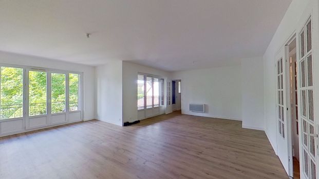 Location Maison 7 pièces 220m² - Photo 1
