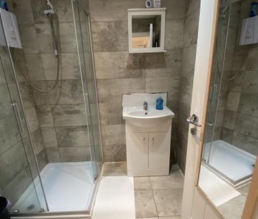 1 bedroom house of multiple occupation to rent - Photo 6