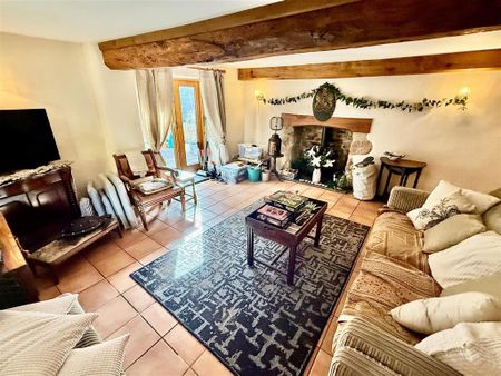 4 bedroom detached house to rent - Photo 2