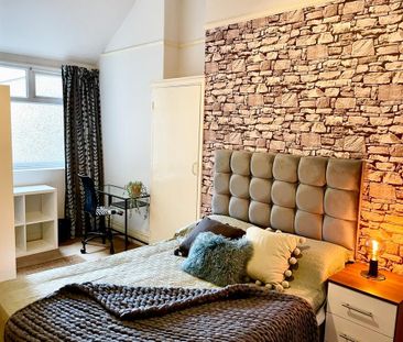 1 bedroom in a house share to rent - Photo 1