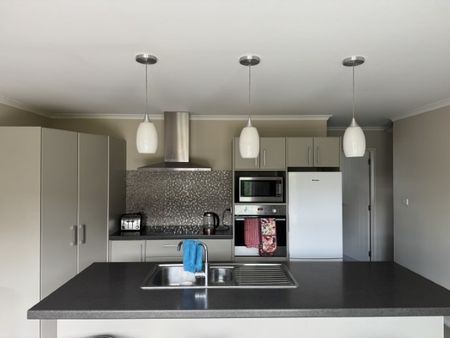 Great Family Home - Pyes Pa - Photo 3