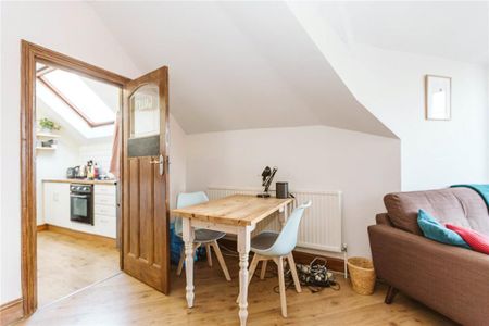 2 bedroom maisonette to rent - Photo 2