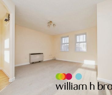 Hanbury Gardens, Colchester - Photo 3