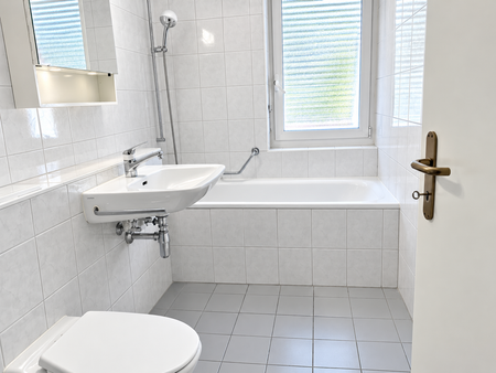 Confortevole 3.5 in posizione tranquilla e soleggiata - 1 mese gratis - Photo 3