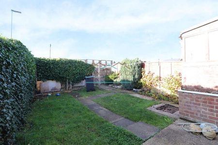 Burns Road, Wellingborough, Northamptonshire, NN8 - Photo 5