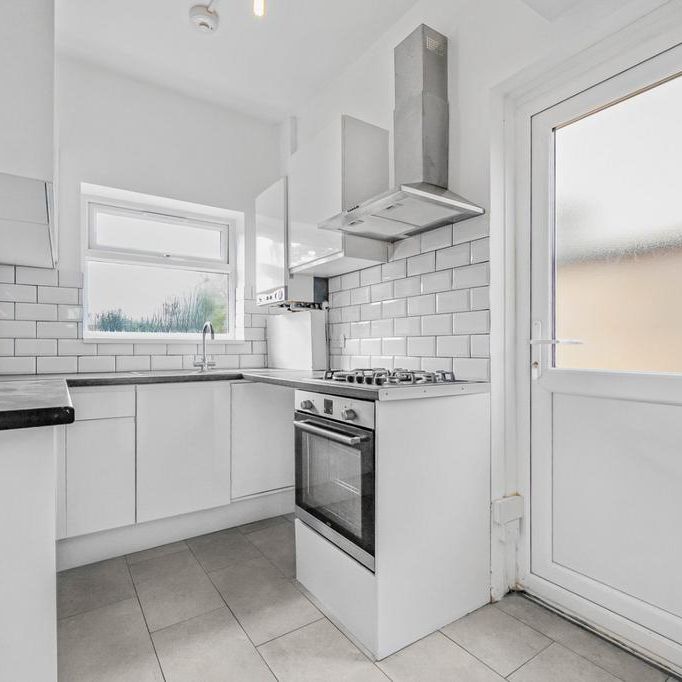 3 bedroom semi-detached house to rent - Photo 1