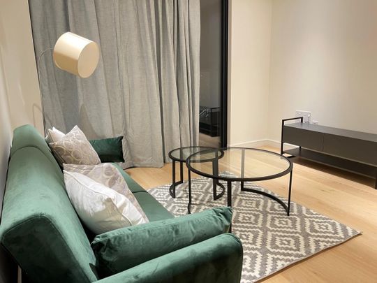 1 Bed Flat, Hampton Tower, E14 - Photo 1