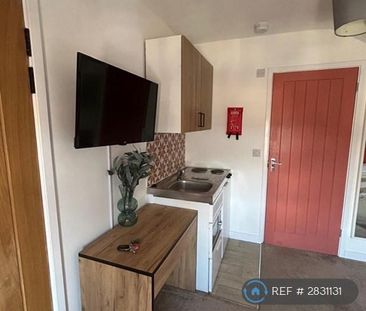 1 bedroom in a house share to rent - Photo 5