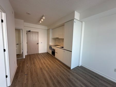 For Lease - 8 Interchange Way Unit# 5705, Vaughan, Ontario - Photo 3