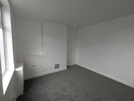 4 bedroom terraced house to rent - Photo 4