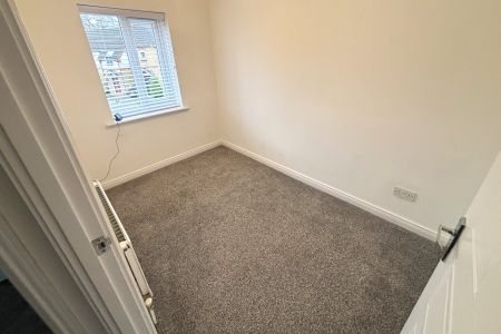 Fernihough Close, Weybridge, Surrey, KT13 - Photo 3