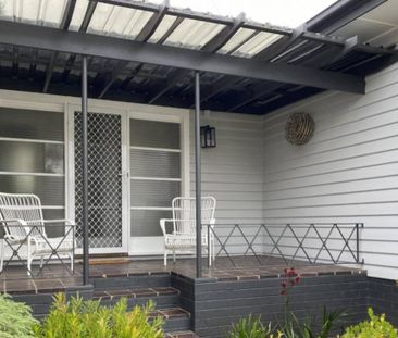 Charming Three Bedroom Home In A Fantastic Location - Photo 3