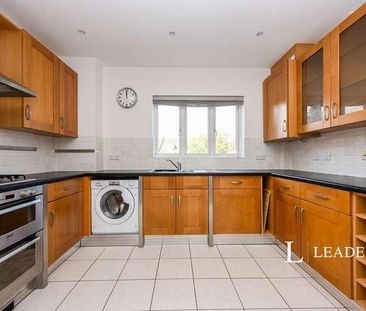 Henderson Avenue, Guildford, GU2 - Photo 1