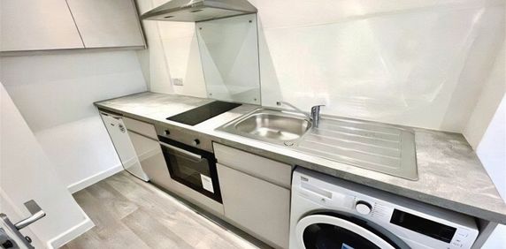 Shirley Road, SO15 - Photo 2