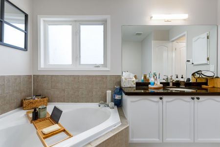 For Lease - 7081 Walworth Court, Mississauga, Ontario - Photo 4