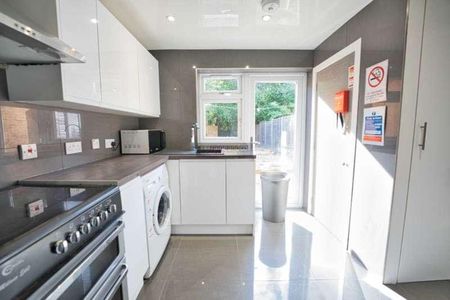 Willow Way, Hatfield, AL10 - Photo 3