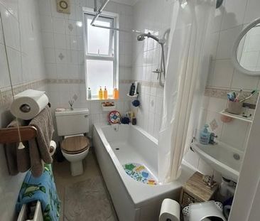 2 bedroom semi-detached bungalow to rent - Photo 6